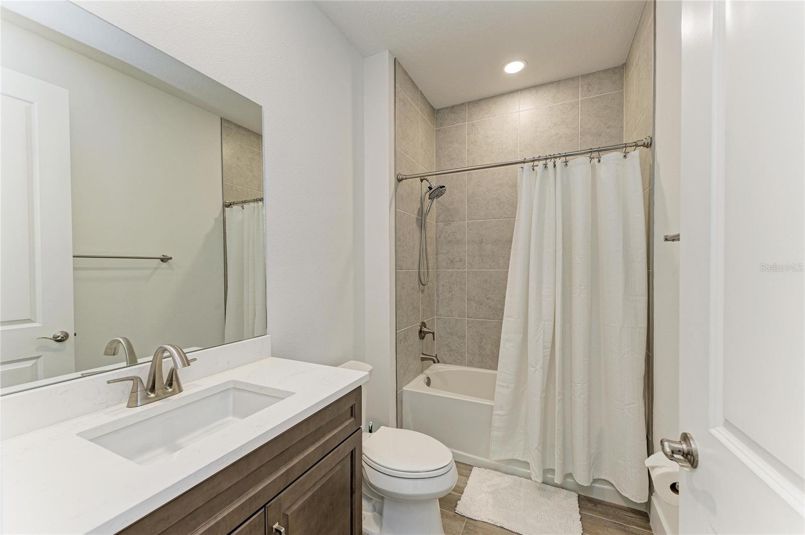 18530 Midsummer Pl Property Photo 38