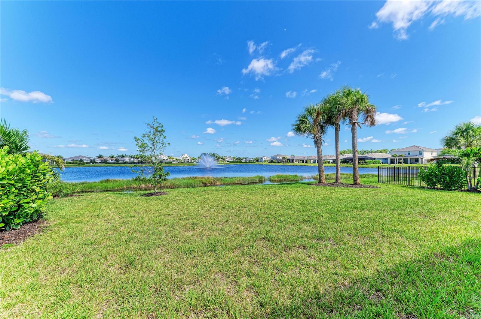 18530 Midsummer Pl Property Photo 45