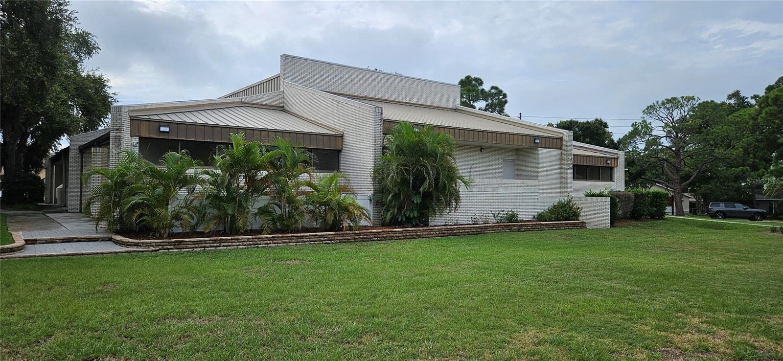 11501 Walker Ave Property Photo 3