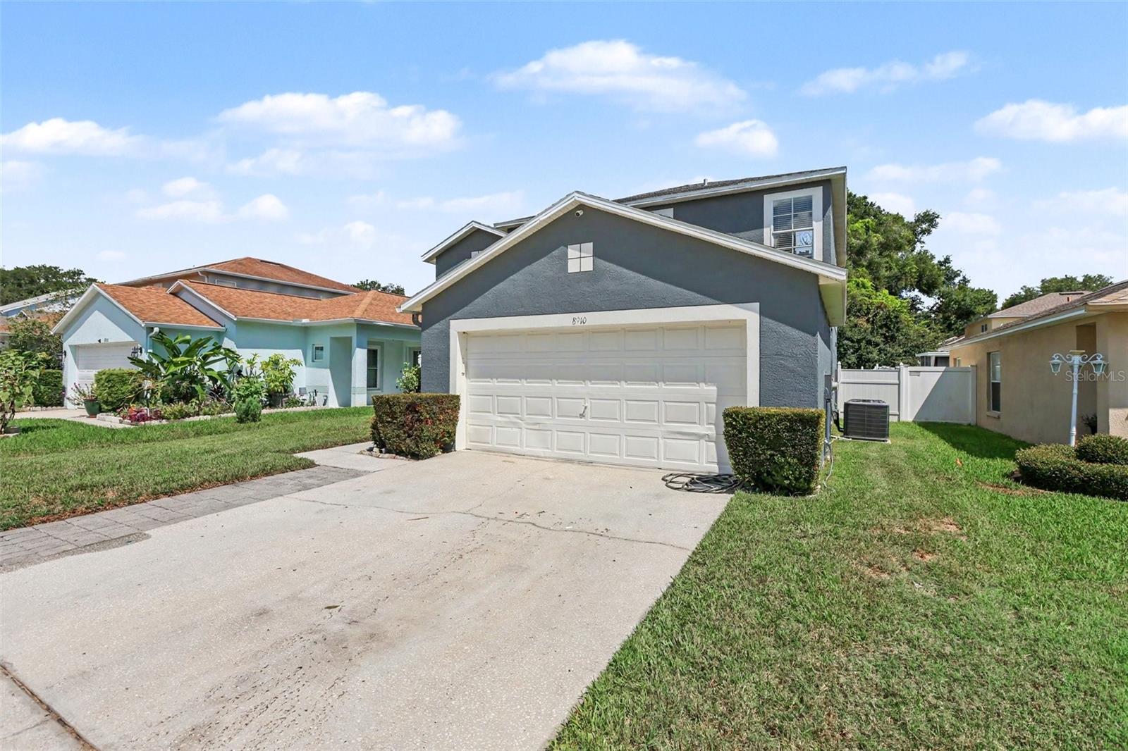 8910 Bridgeford Oaks Dr Property Photo 3