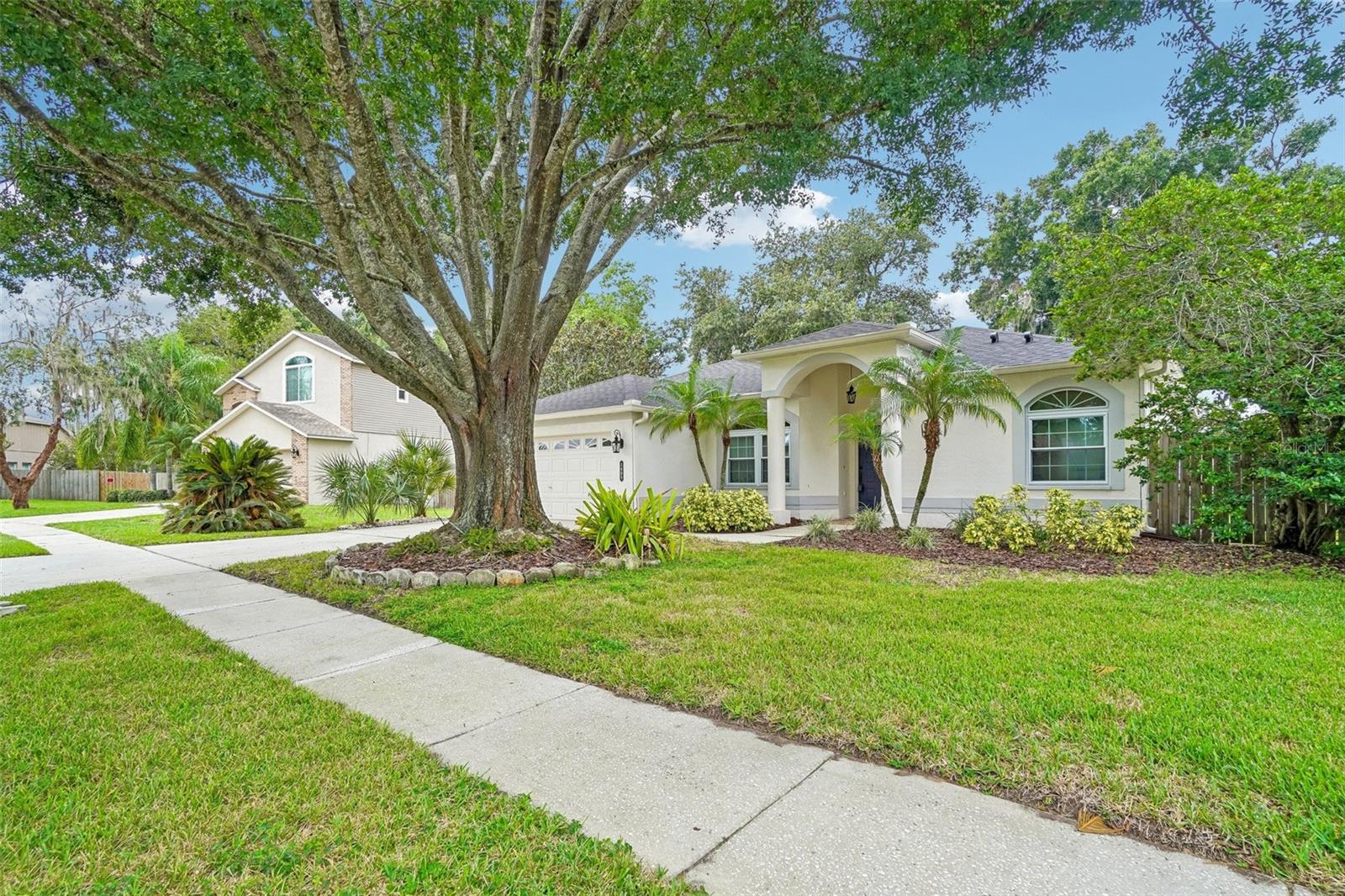 1605 Sand Hollow Ln Property Photo 2