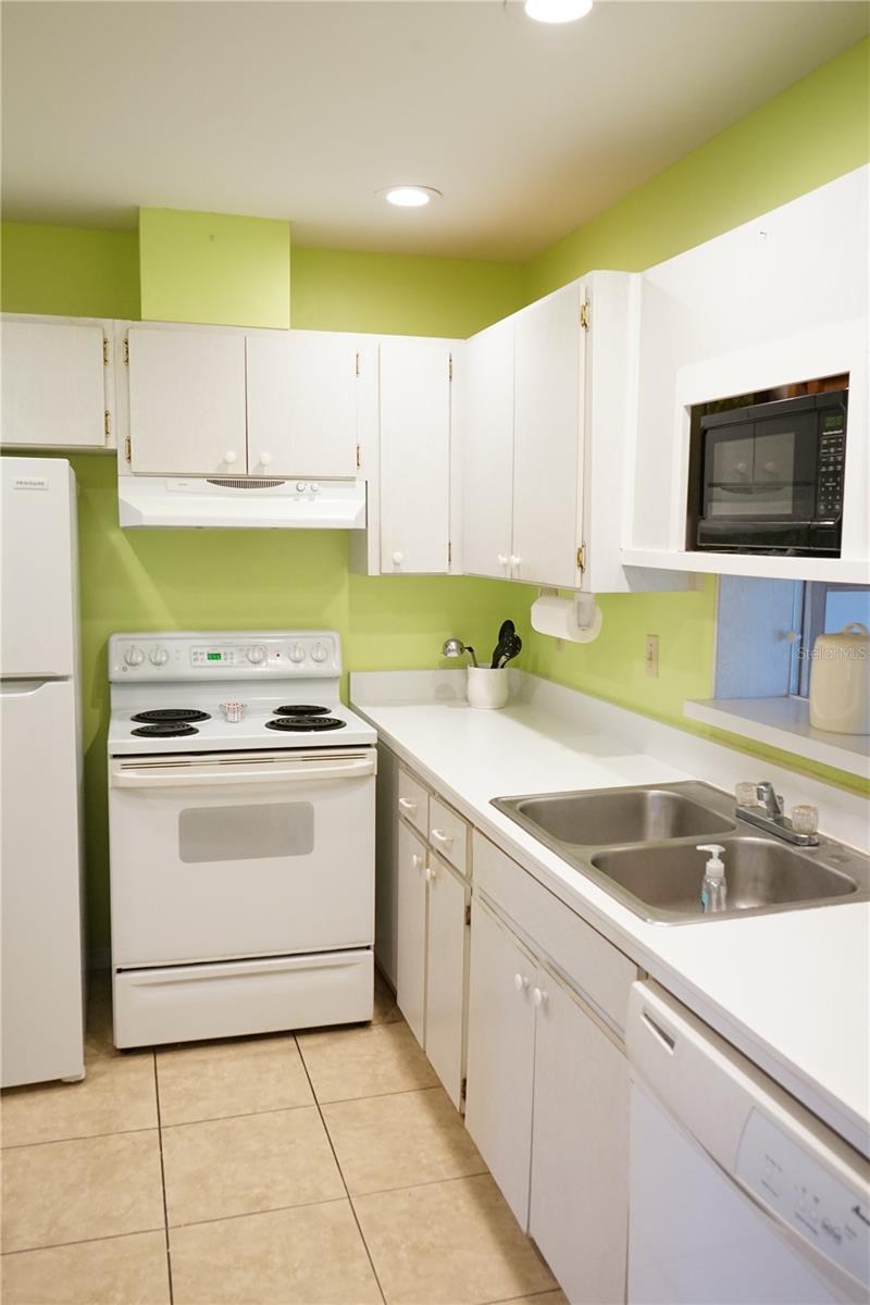 1904 Canterbury Ln #24 Property Photo 9