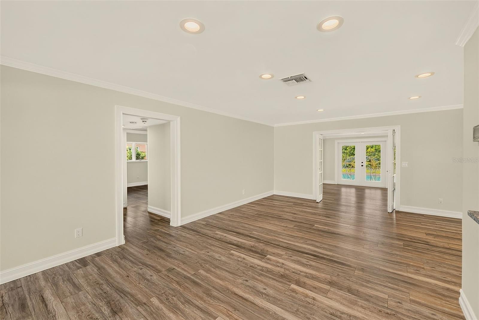 812 Willowbranch Ave Property Photo 9