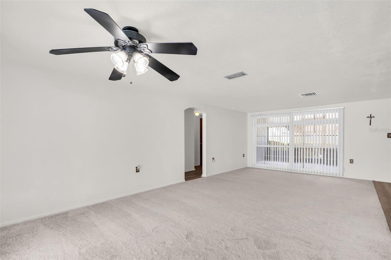 7825 Bloomfield Dr Property Photo 7
