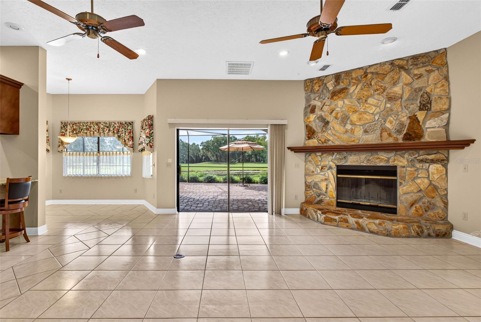 1423 Holleman Dr Property Photo 37