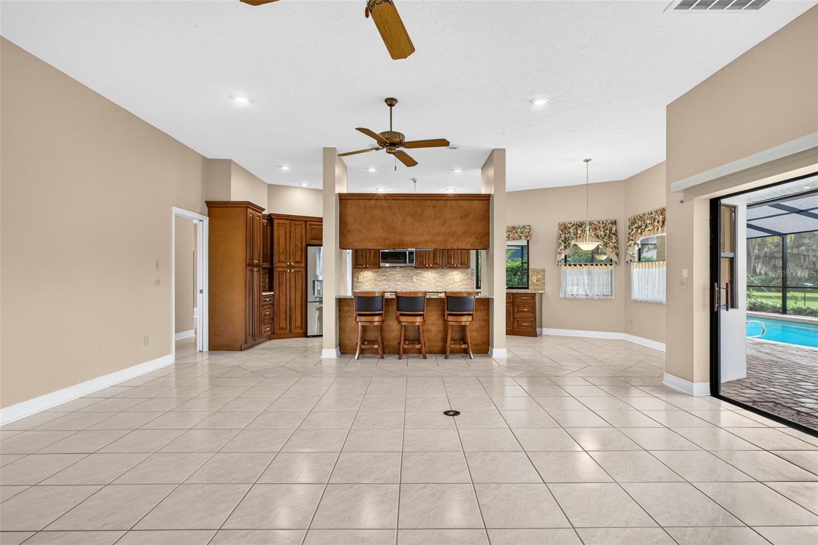1423 Holleman Dr Property Photo 38