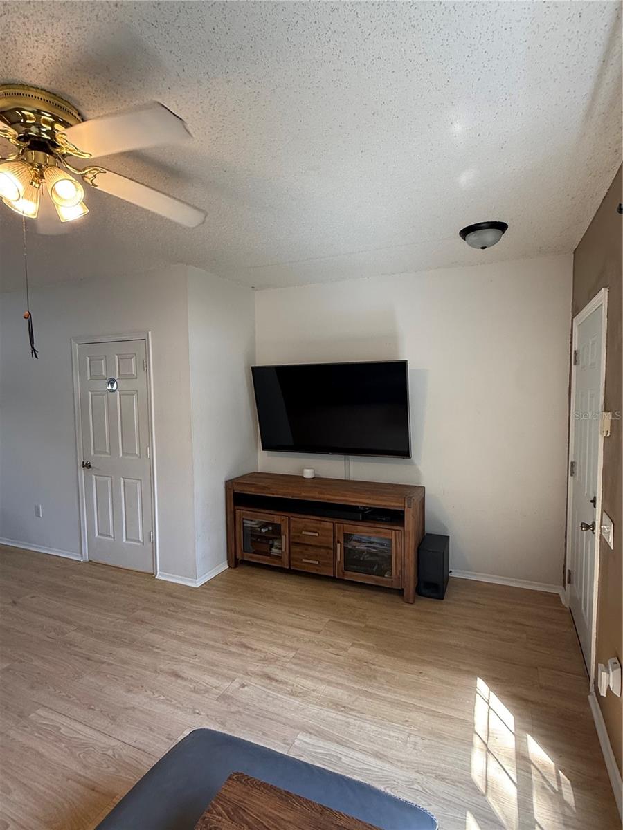 30035 Granda Hills Ct Property Photo 4