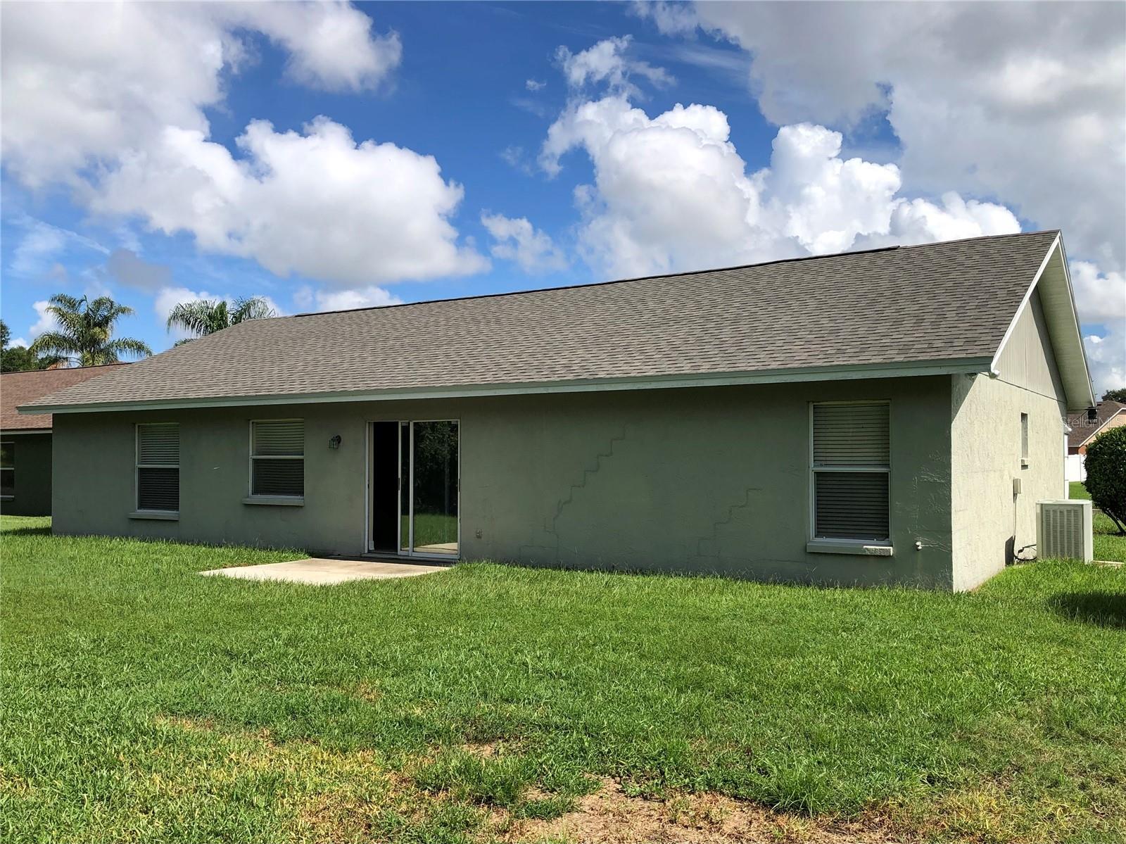 3072 Thoroughbred Loop W Property Photo 4