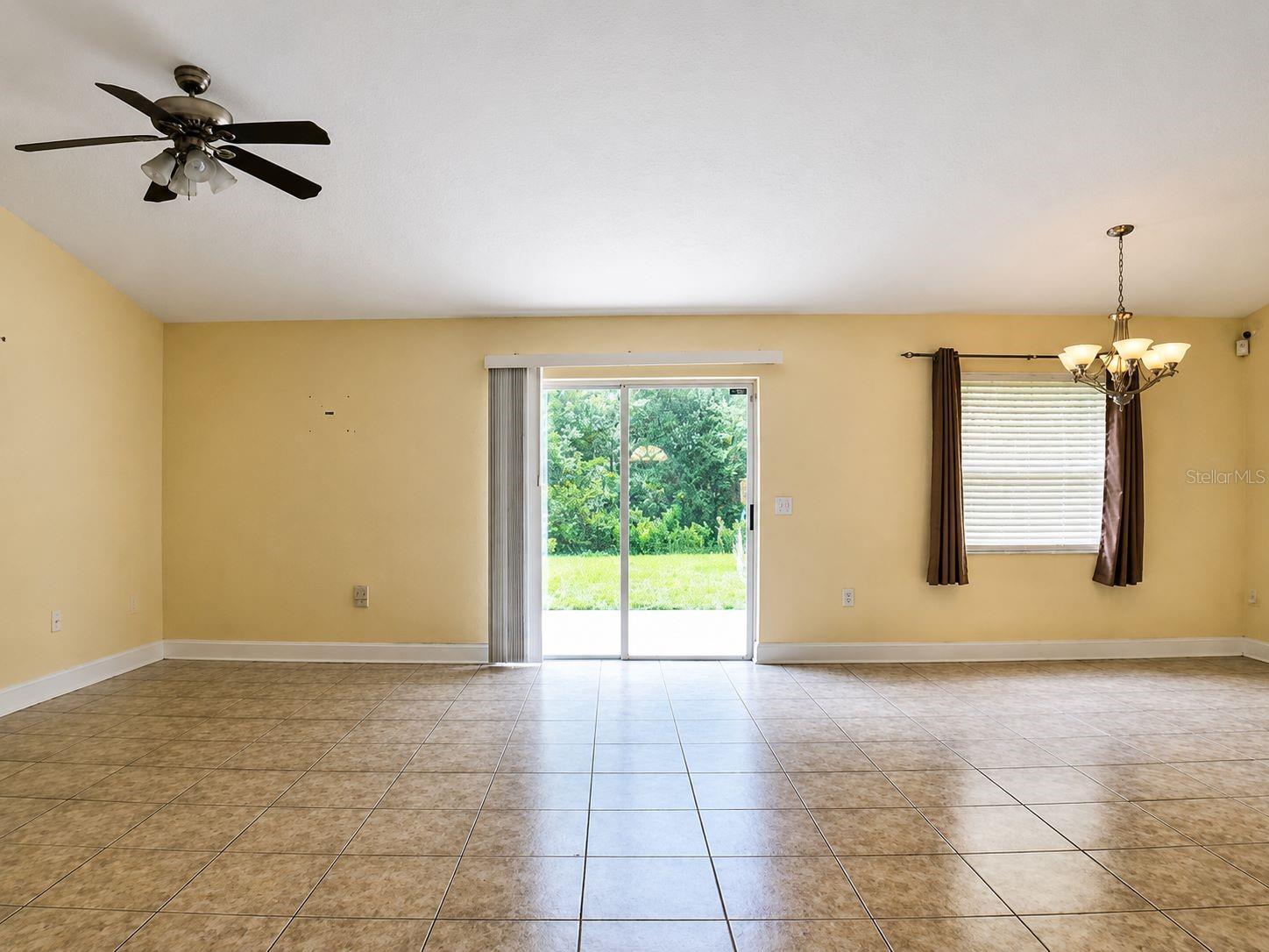 3072 Thoroughbred Loop W Property Photo 8