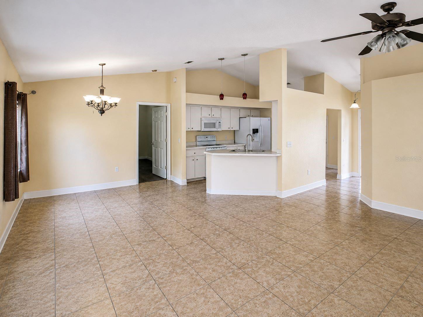 3072 Thoroughbred Loop W Property Photo 11