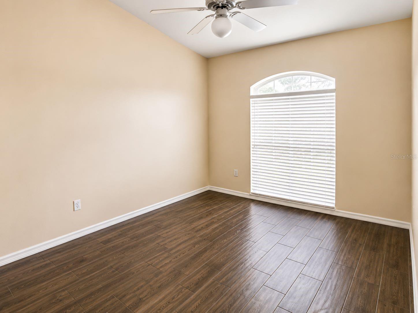 3072 Thoroughbred Loop W Property Photo 12