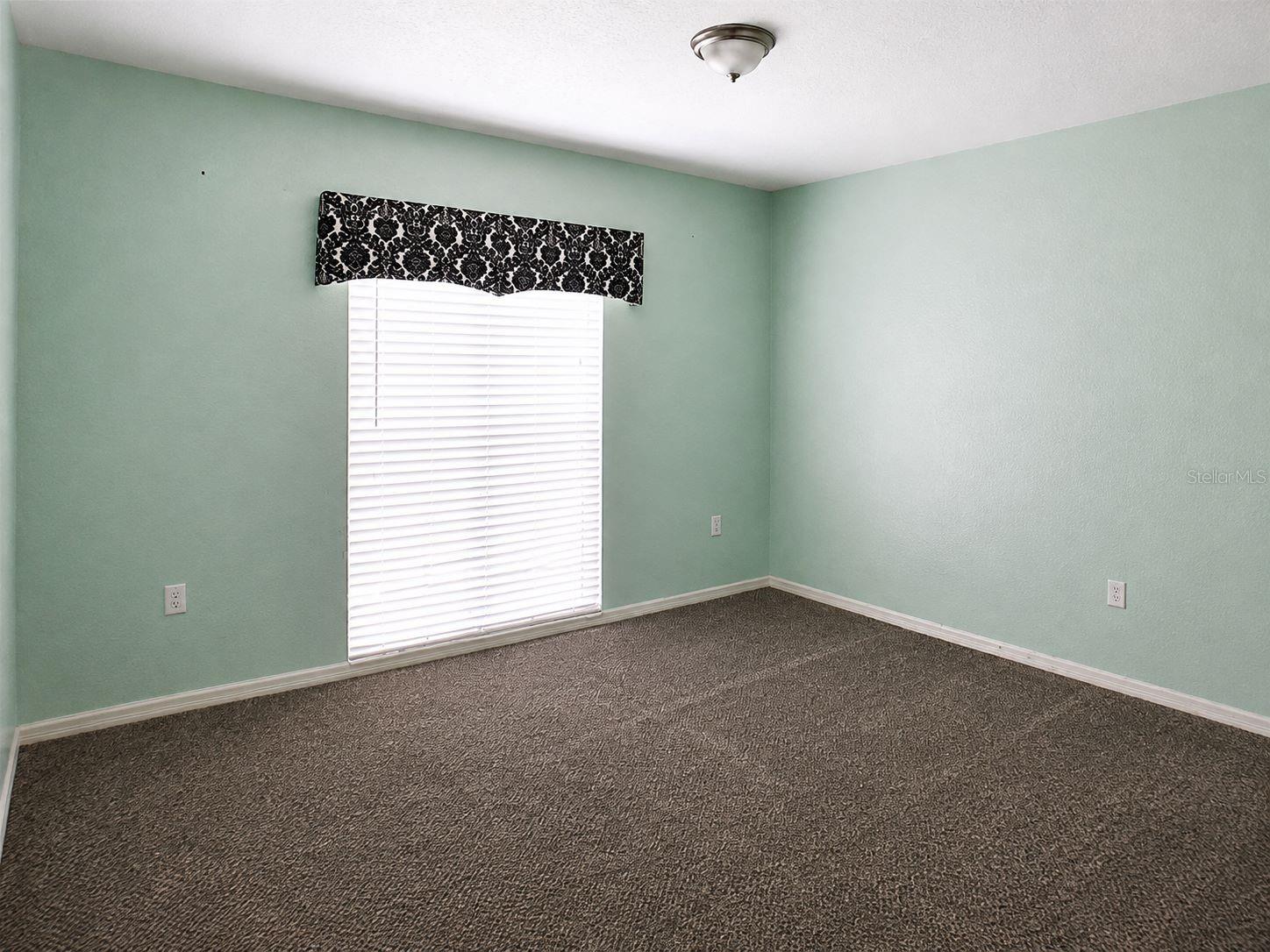 3072 Thoroughbred Loop W Property Photo 14
