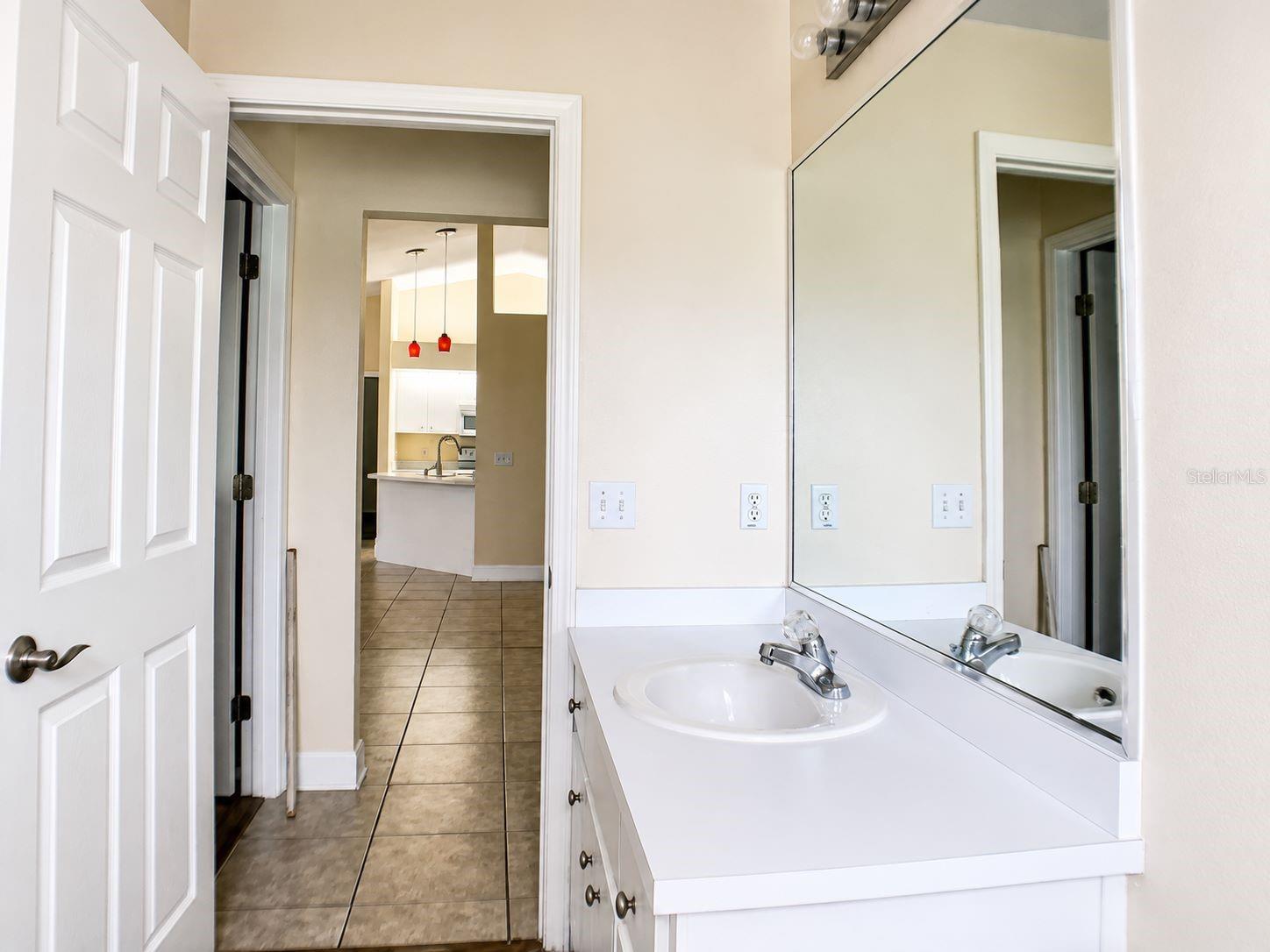 3072 Thoroughbred Loop W Property Photo 17