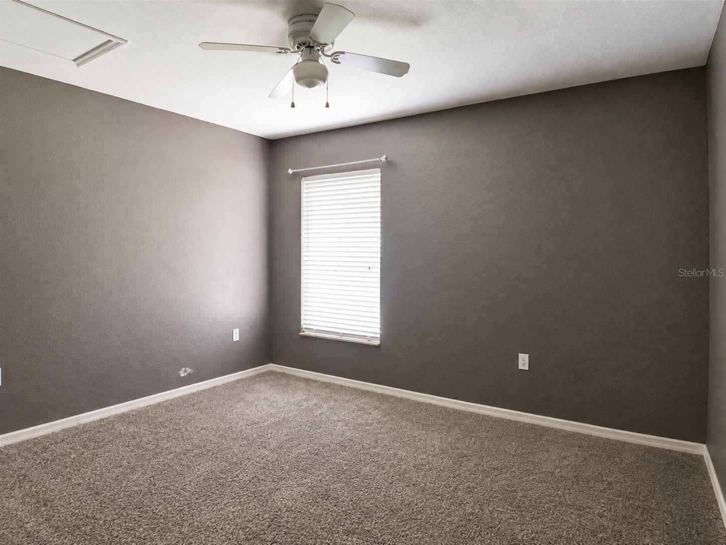 3072 Thoroughbred Loop W Property Photo 18