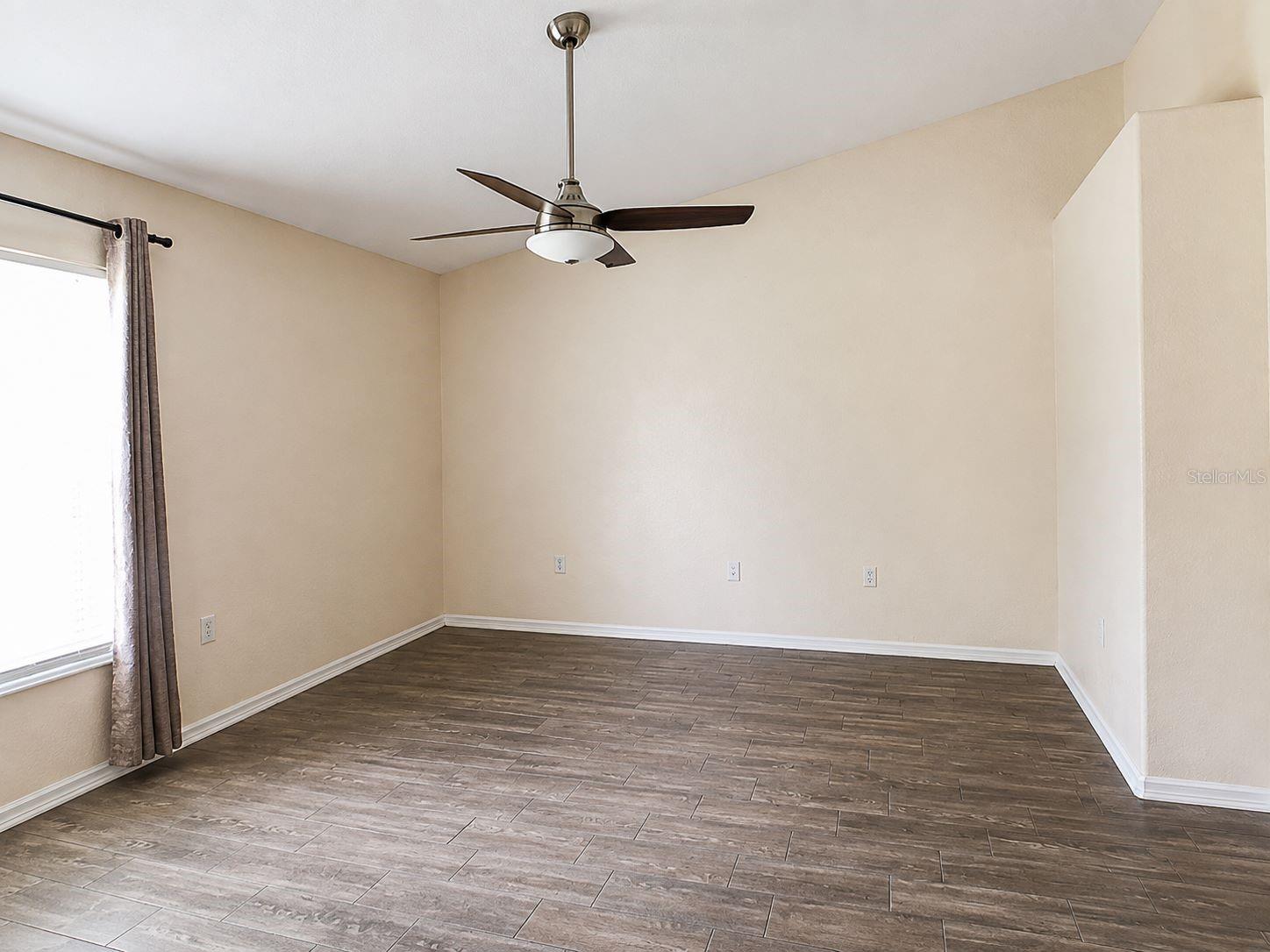 3072 Thoroughbred Loop W Property Photo 20