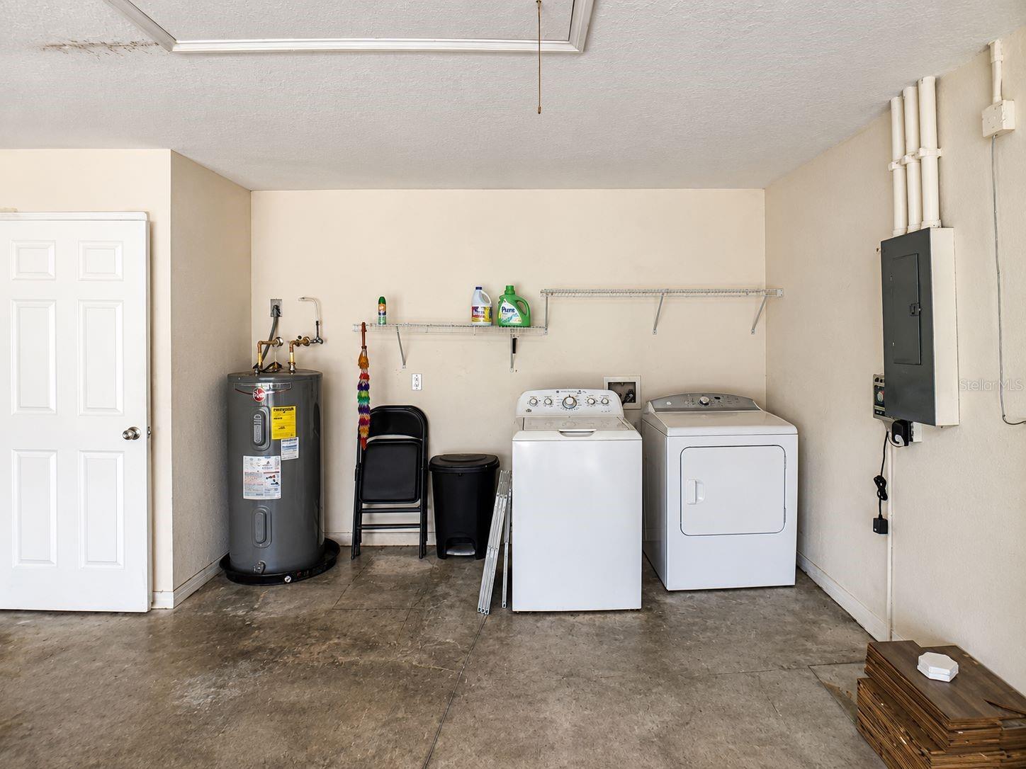 3072 Thoroughbred Loop W Property Photo 30