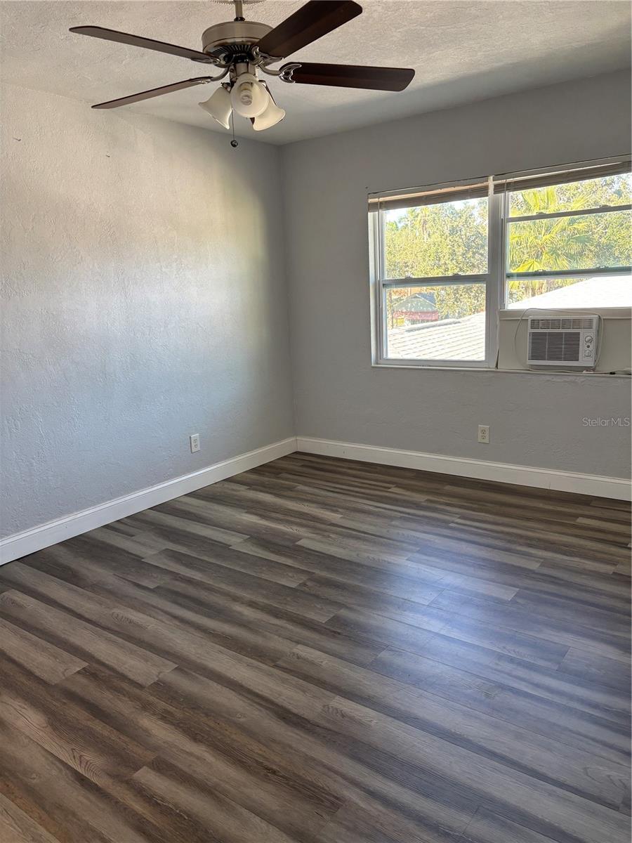 420 15th Ave S #1/2 Property Photo 10