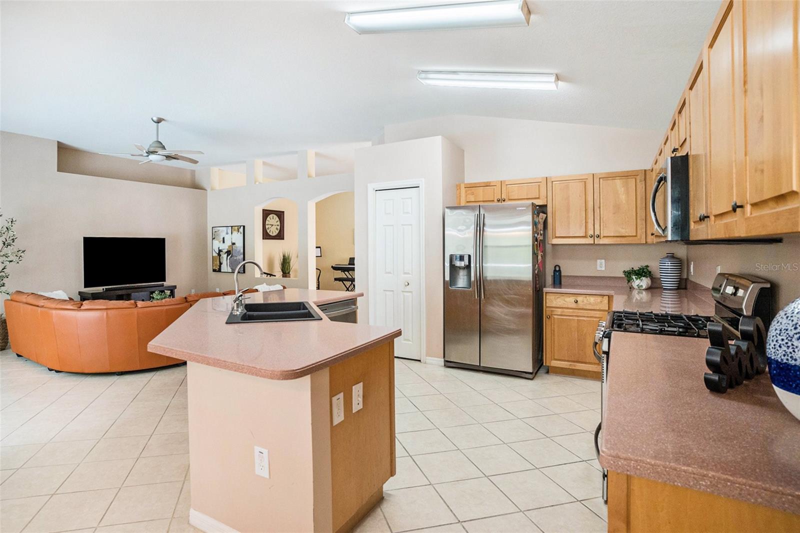 2132 Rensselaer Dr Property Photo 13