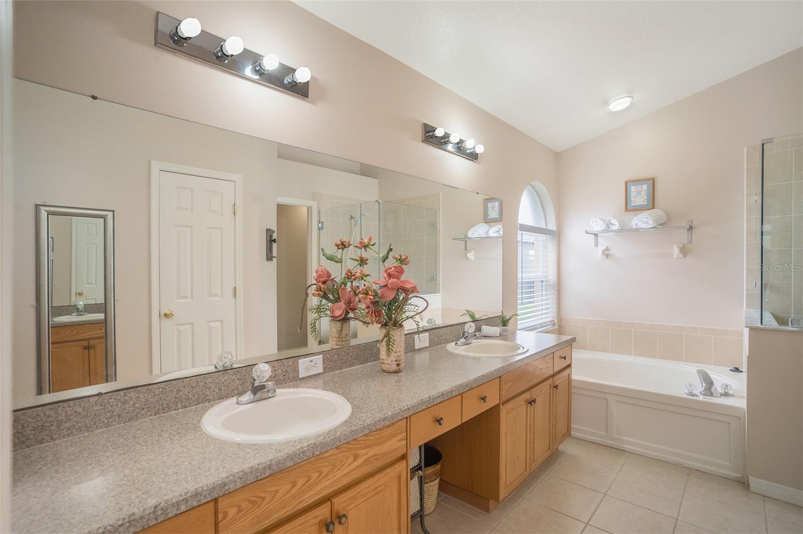 2132 Rensselaer Dr Property Photo 20