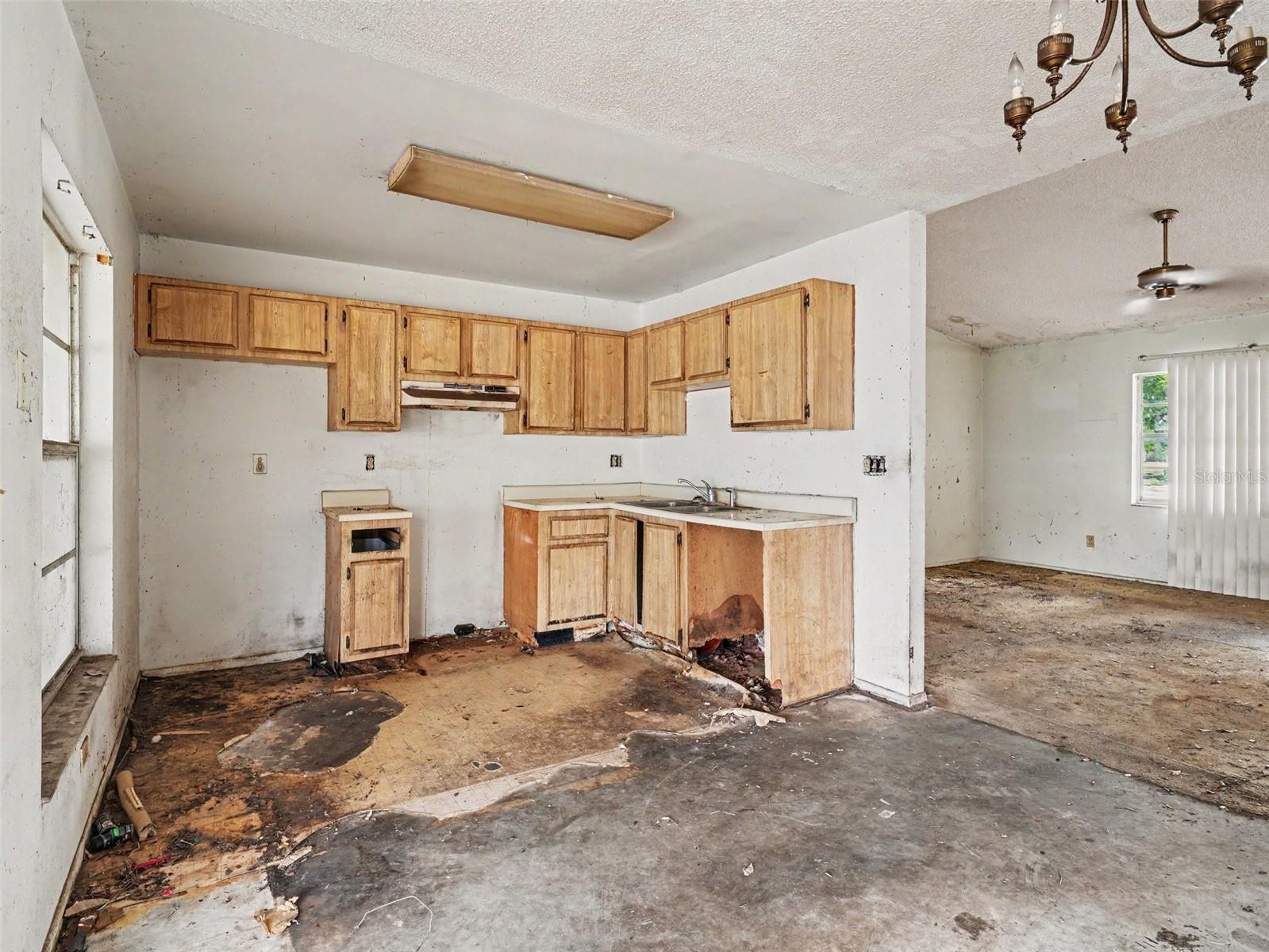 11329 Blackbark Dr Property Photo 7