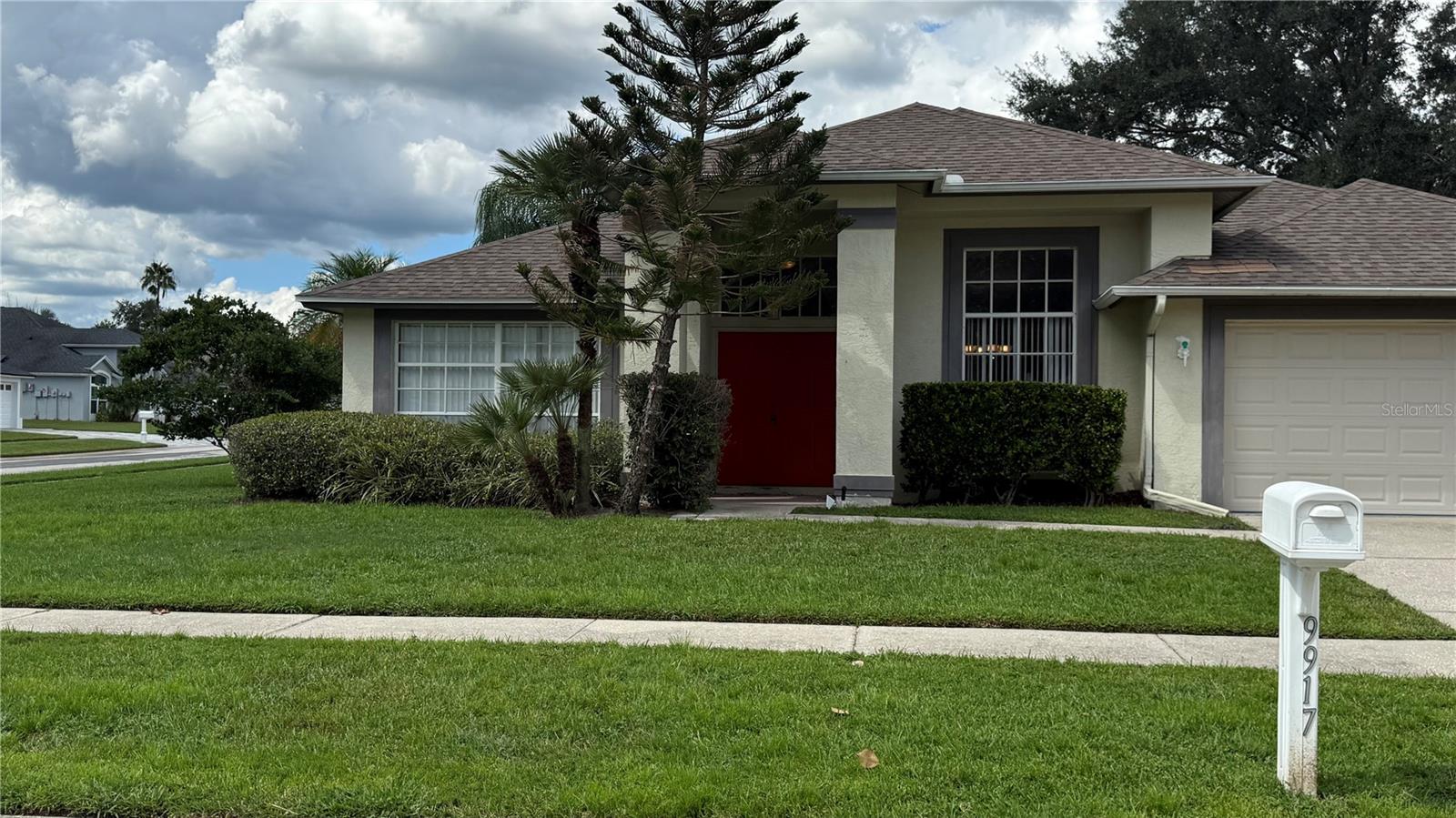 9917 Colonnade Dr Property Photo 3
