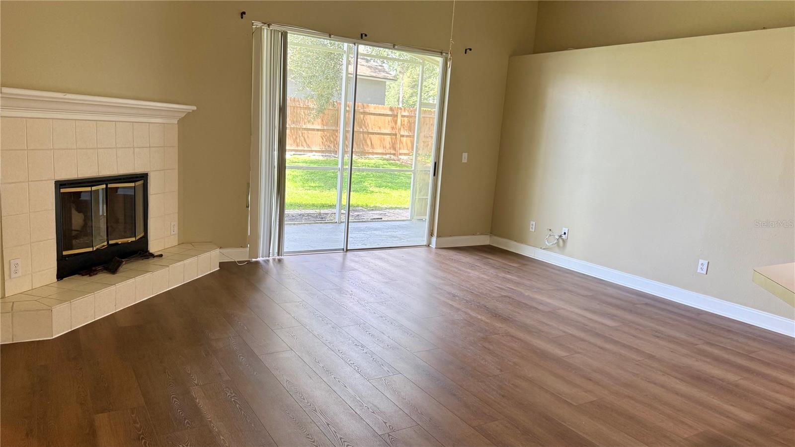 9917 Colonnade Dr Property Photo 14