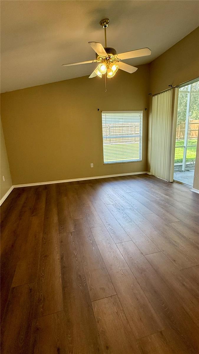 9917 Colonnade Dr Property Photo 19