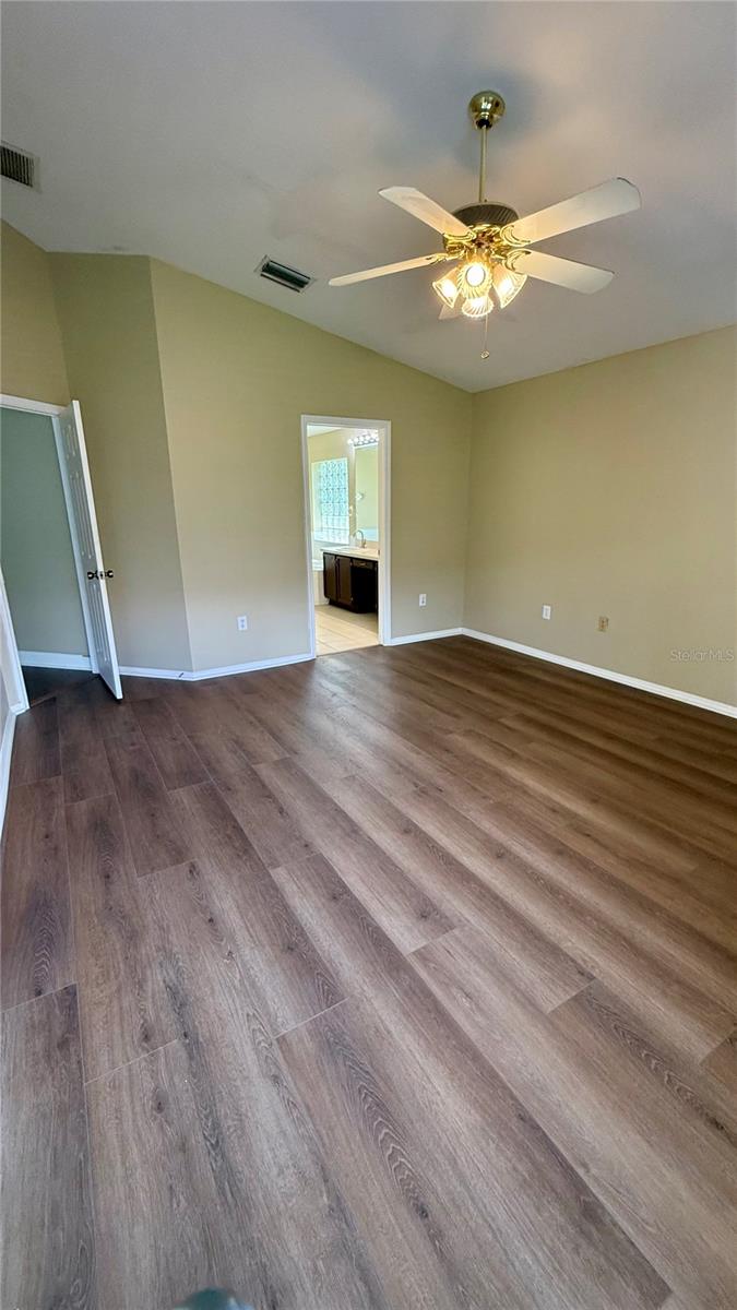 9917 Colonnade Dr Property Photo 22