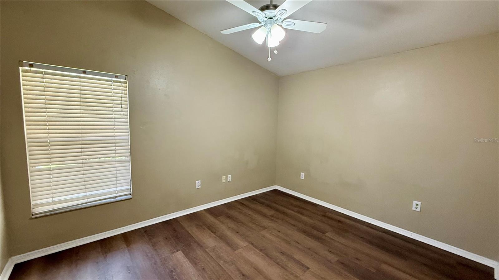 9917 Colonnade Dr Property Photo 29