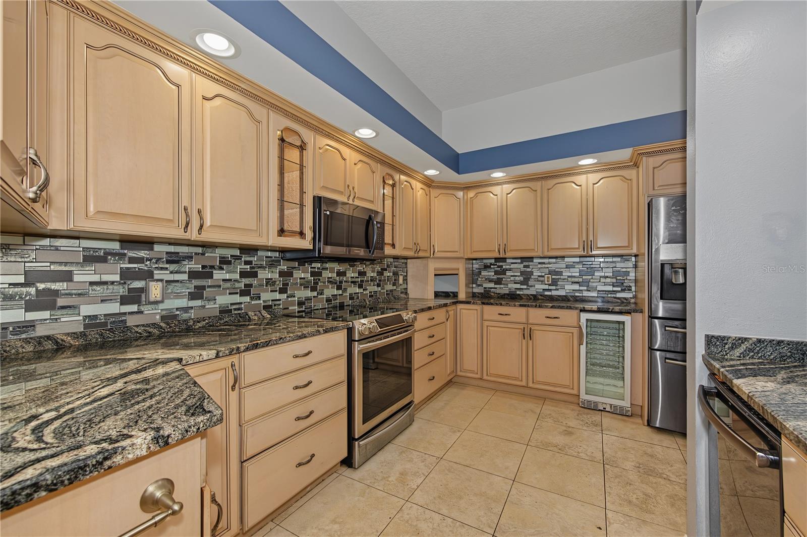 2233 Pinnacle Cir S Property Photo 5