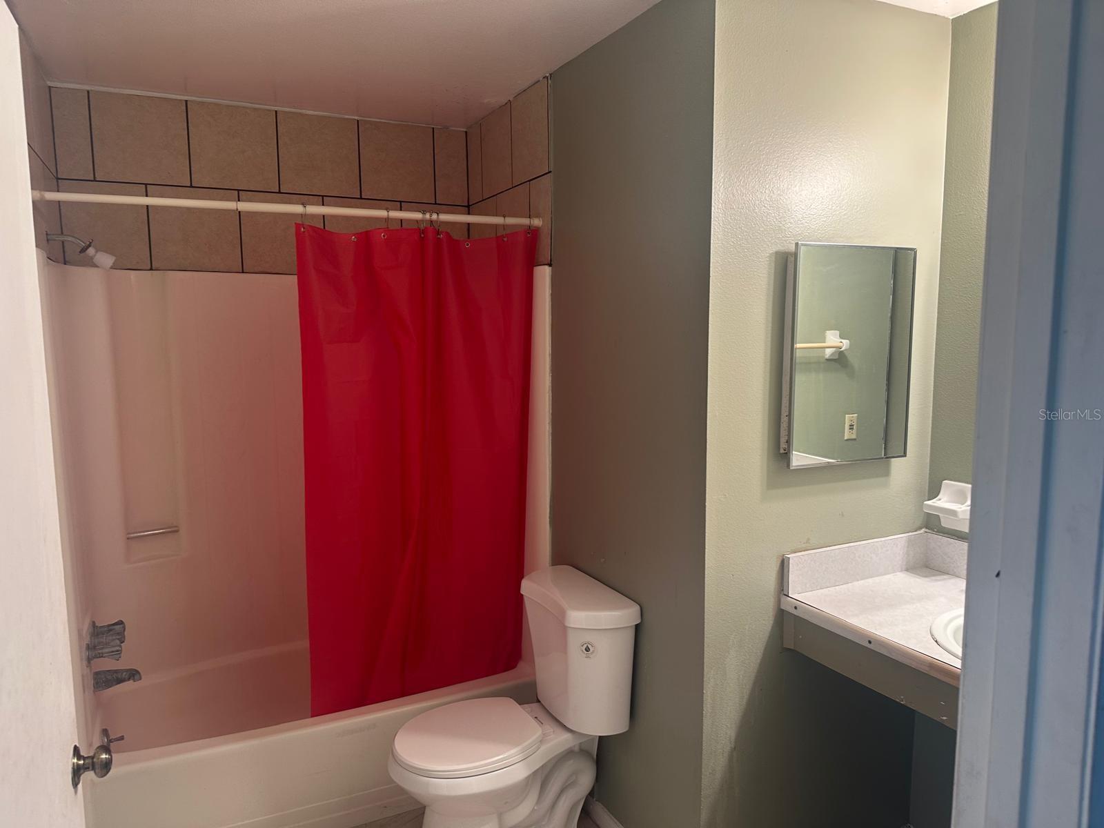214 N Chestnut Rd Property Photo 5