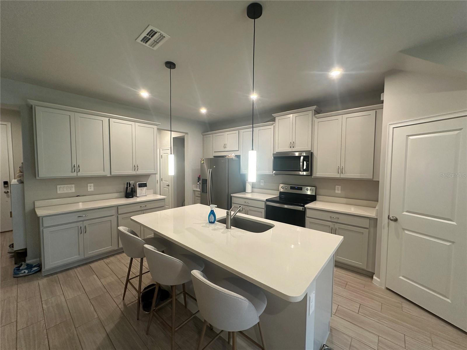 26128 Fantasy Sky Ln Property Photo 4