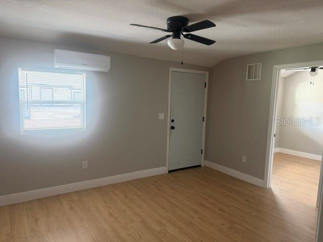 4605 N Hubert Ave #2 Property Photo 10