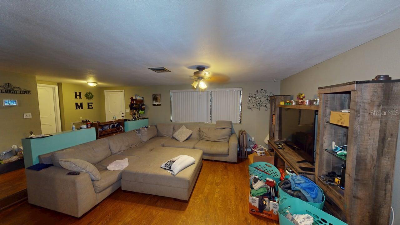 6039 7th Ave Property Photo 3