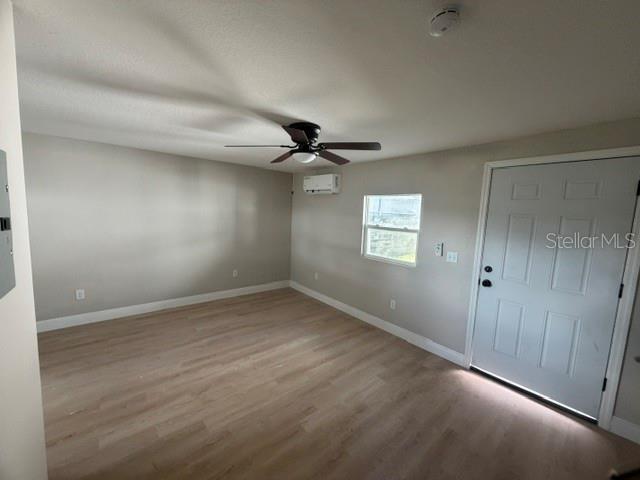 4605 N Hubert Ave #7 Property Photo 4