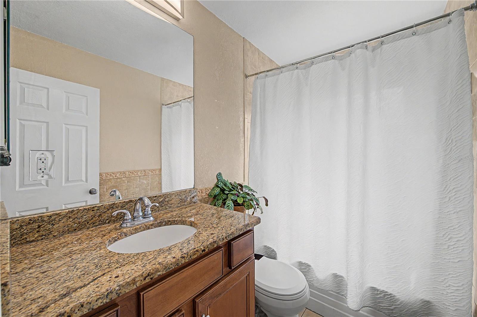 408 S Melville Ave Property Photo 15