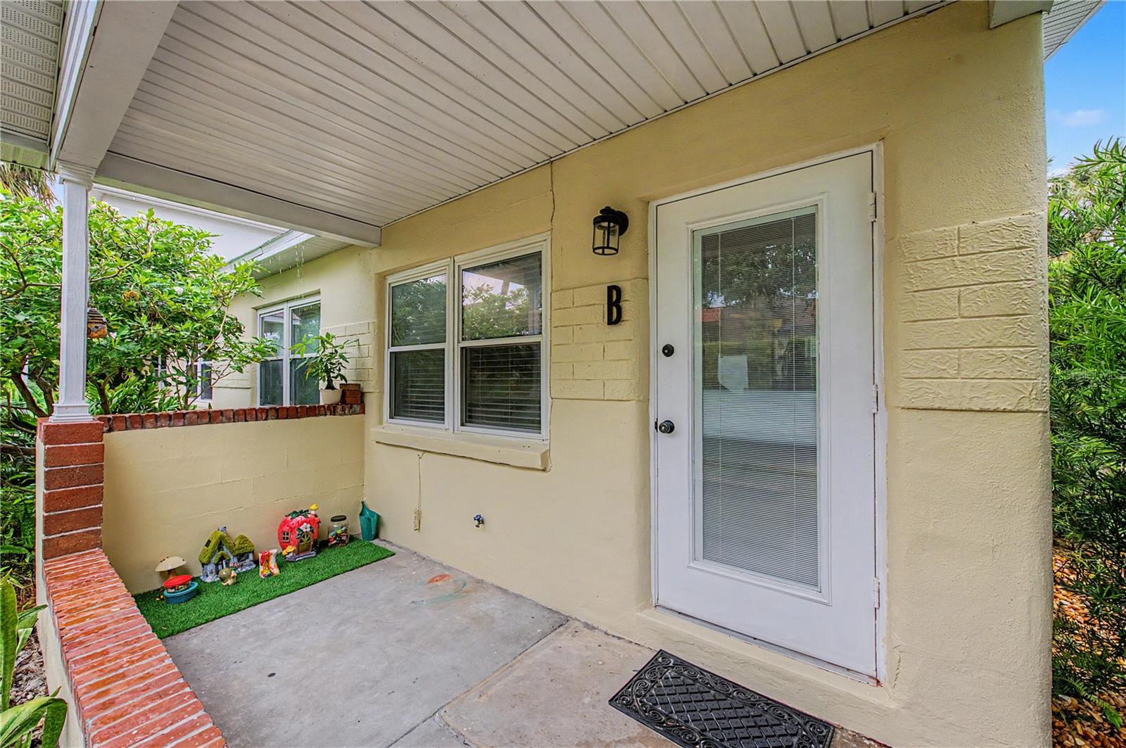 408 S Melville Ave Property Photo 17
