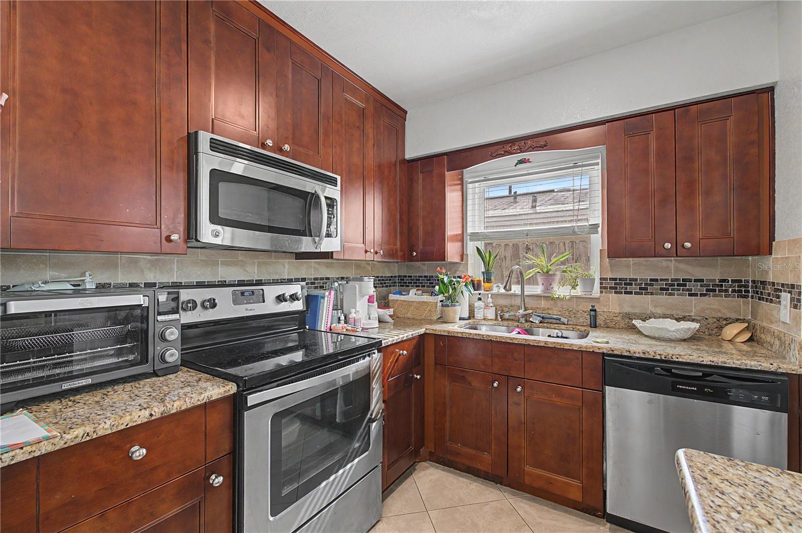 408 S Melville Ave Property Photo 23