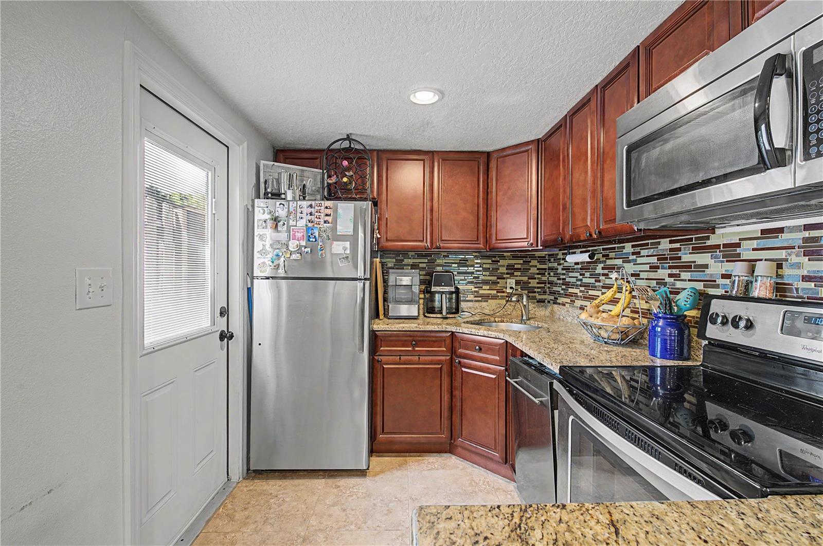 408 S Melville Ave Property Photo 45