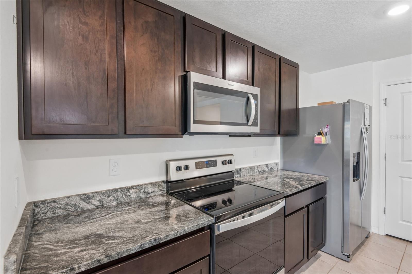 36945 Goffaux Loop Property Photo 10