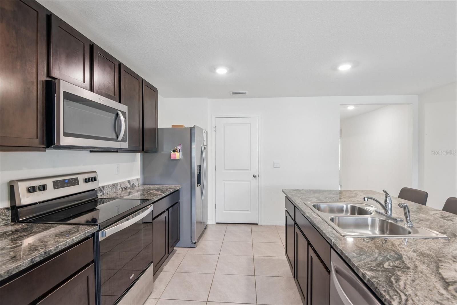36945 Goffaux Loop Property Photo 11