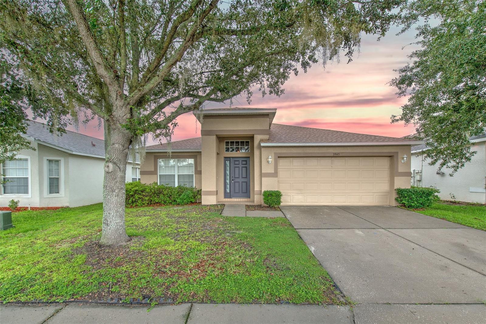 3945 Hampton Hills Dr Property Photo 1