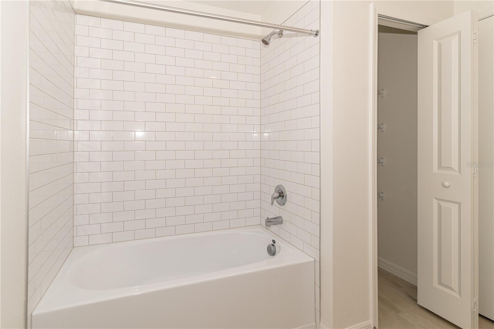11824 Blue Diamond Trl Property Photo 38