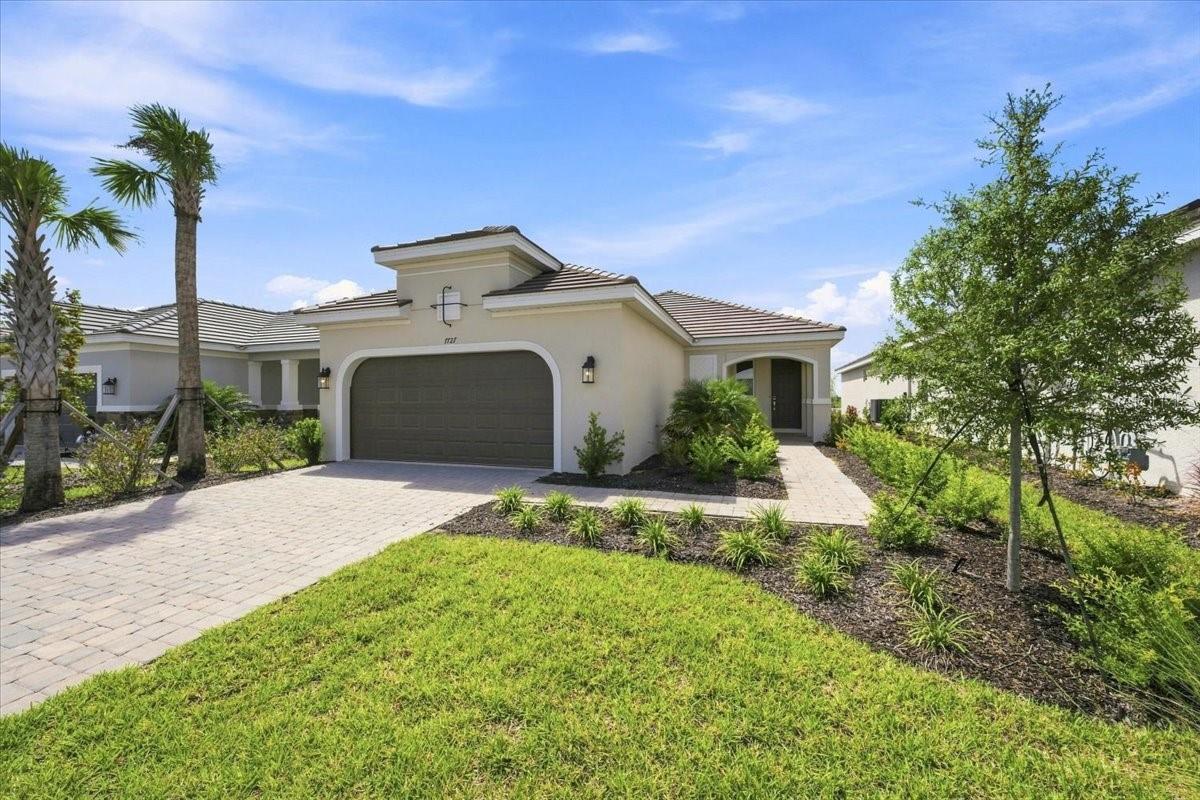 7727 Caspian Property Photo 1