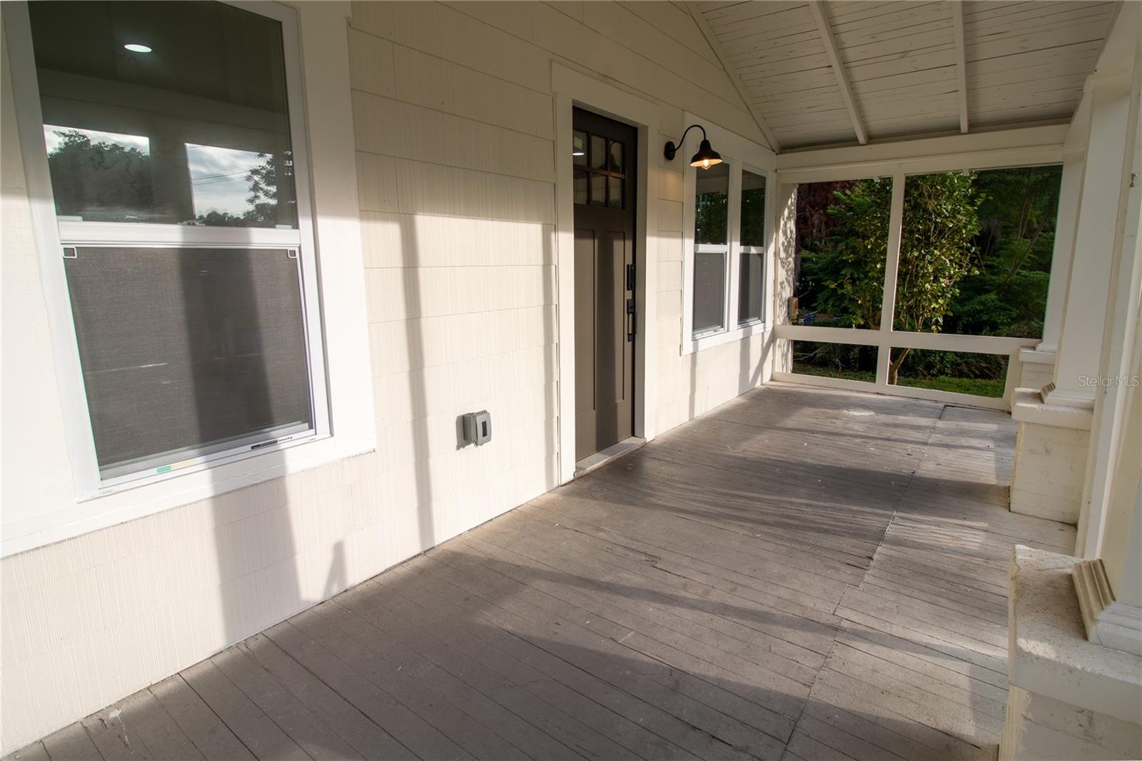14022 4th St Property Photo 4