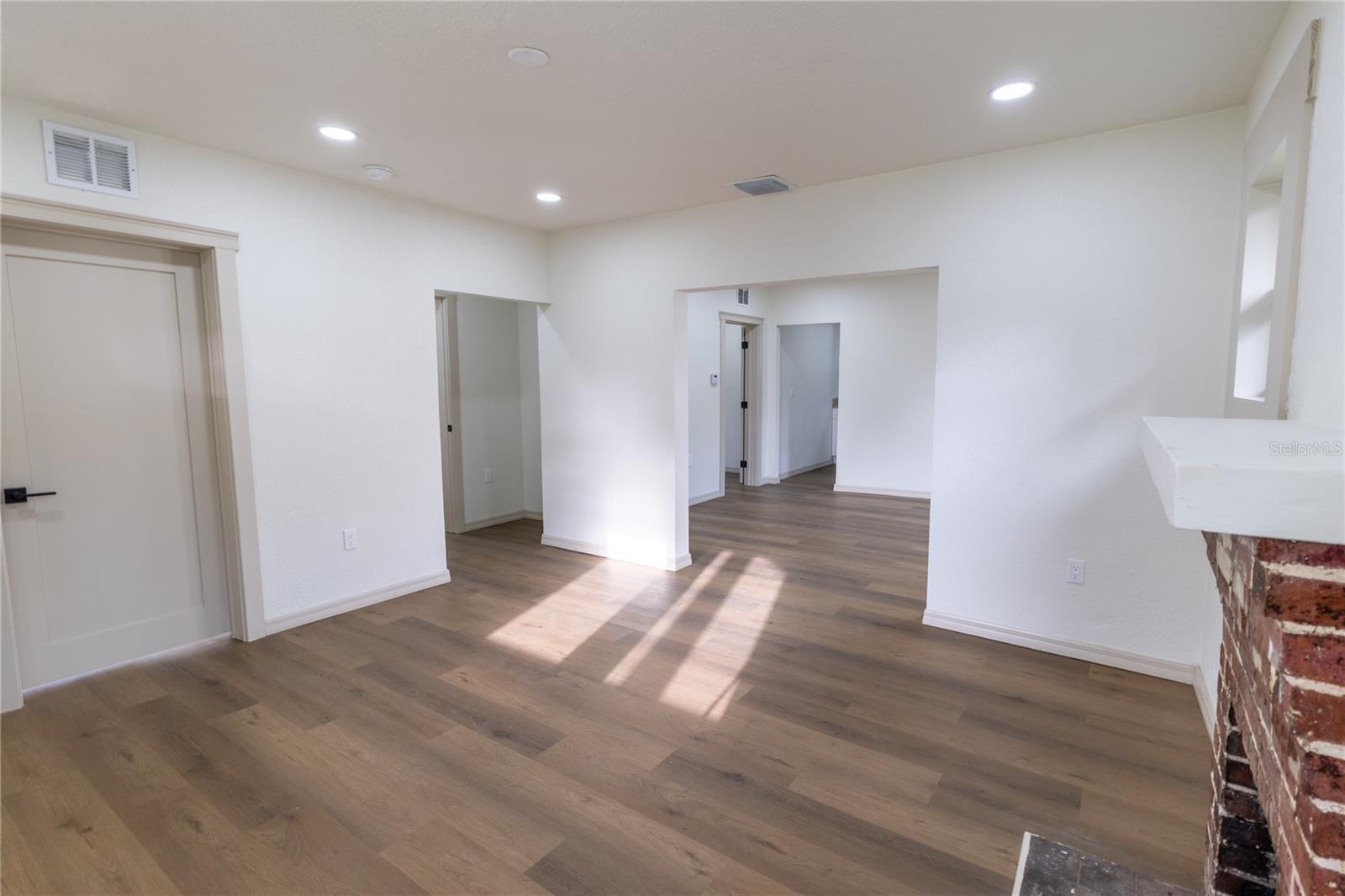 14022 4th St Property Photo 7