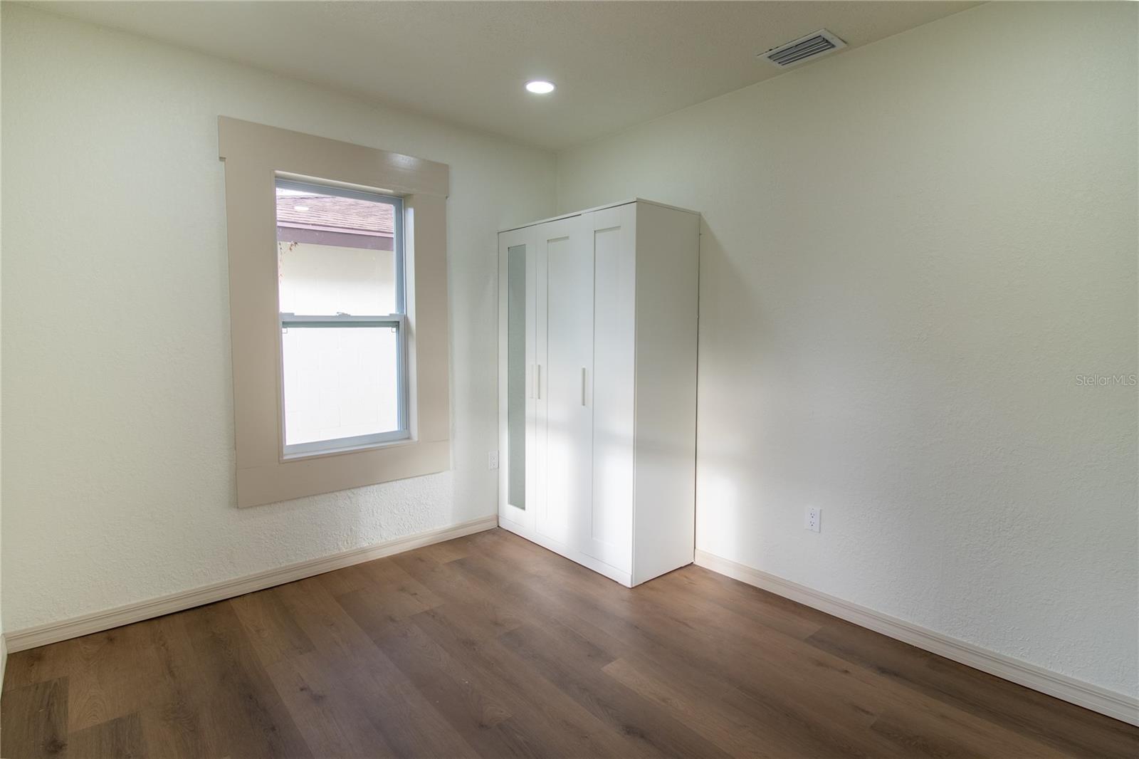 14022 4th St Property Photo 8