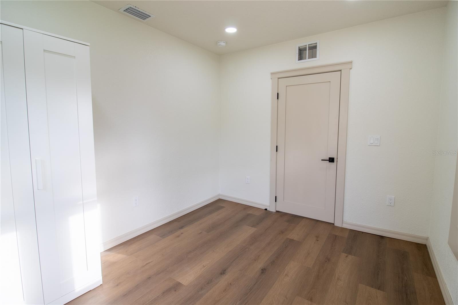 14022 4th St Property Photo 9
