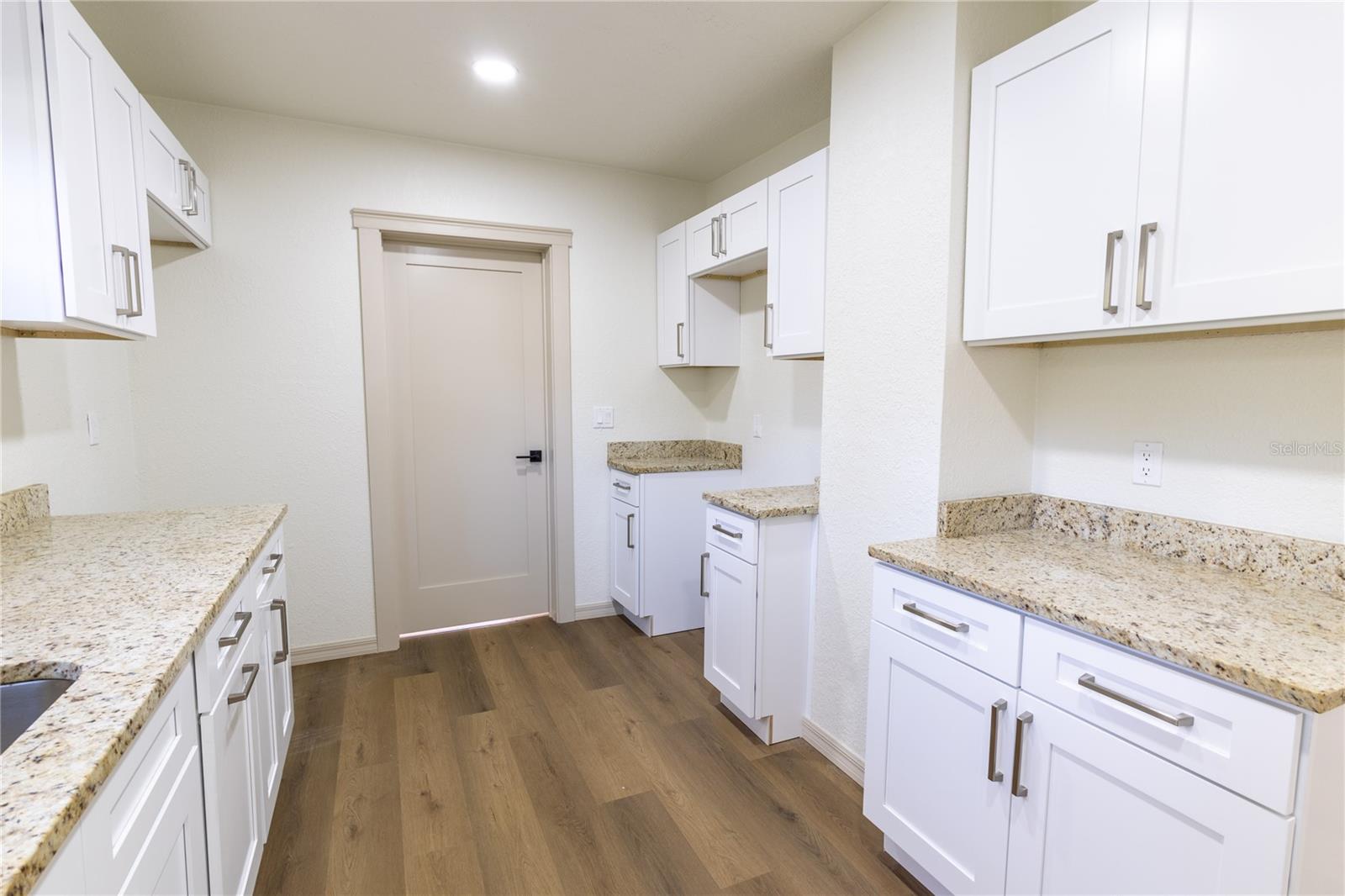 14022 4th St Property Photo 16