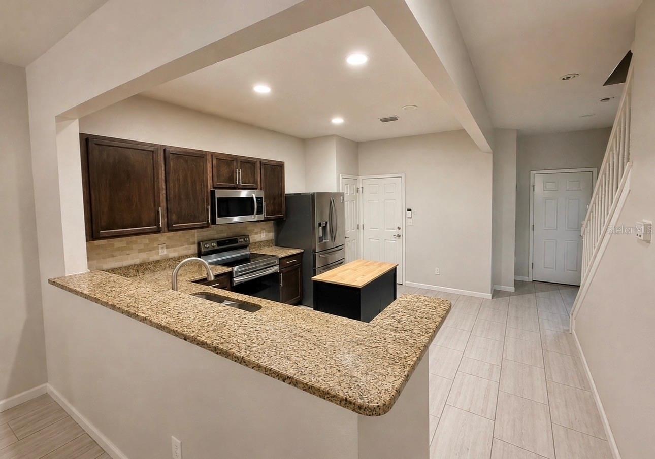 10153 Pink Palmata Ct Property Photo 4